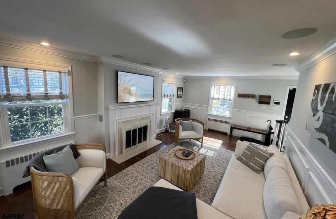 8601 Winchester Ave - Photo 7 of 21