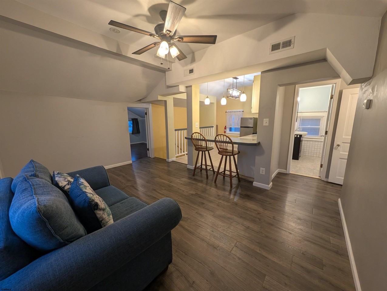 6506 Ventnor Ave - Photo 4 of 15