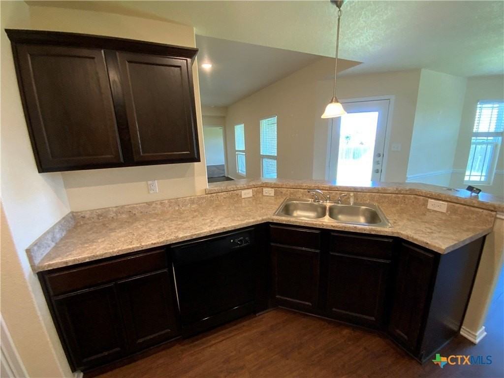 2553 Valley Forge Dr - Photo 4 of 11