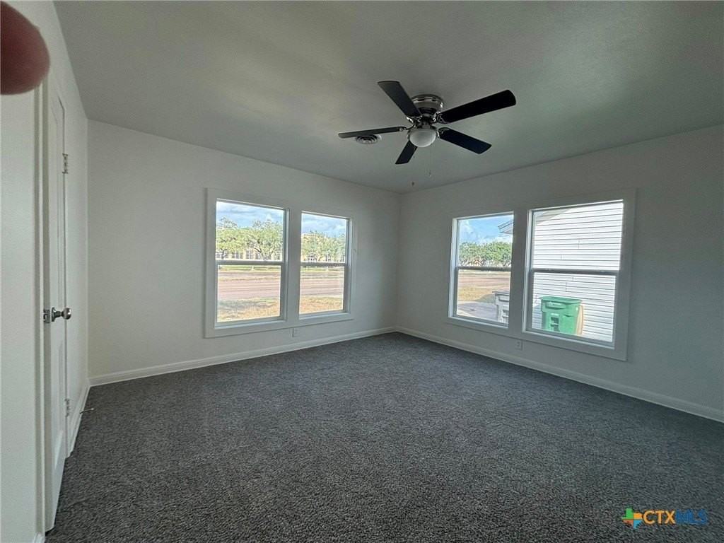 2111 E Red River St - Photo 4 of 7