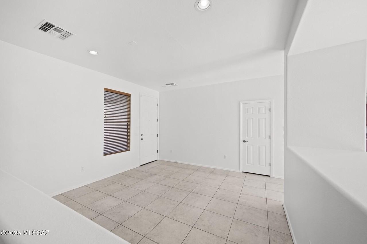 4873 West Calle Don Manuel - Photo 6 of 36