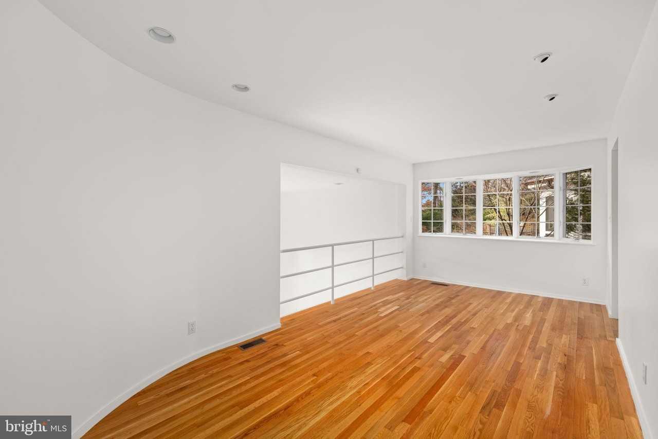 4920 Butterworth Place Northwest - Photo 3 of 28