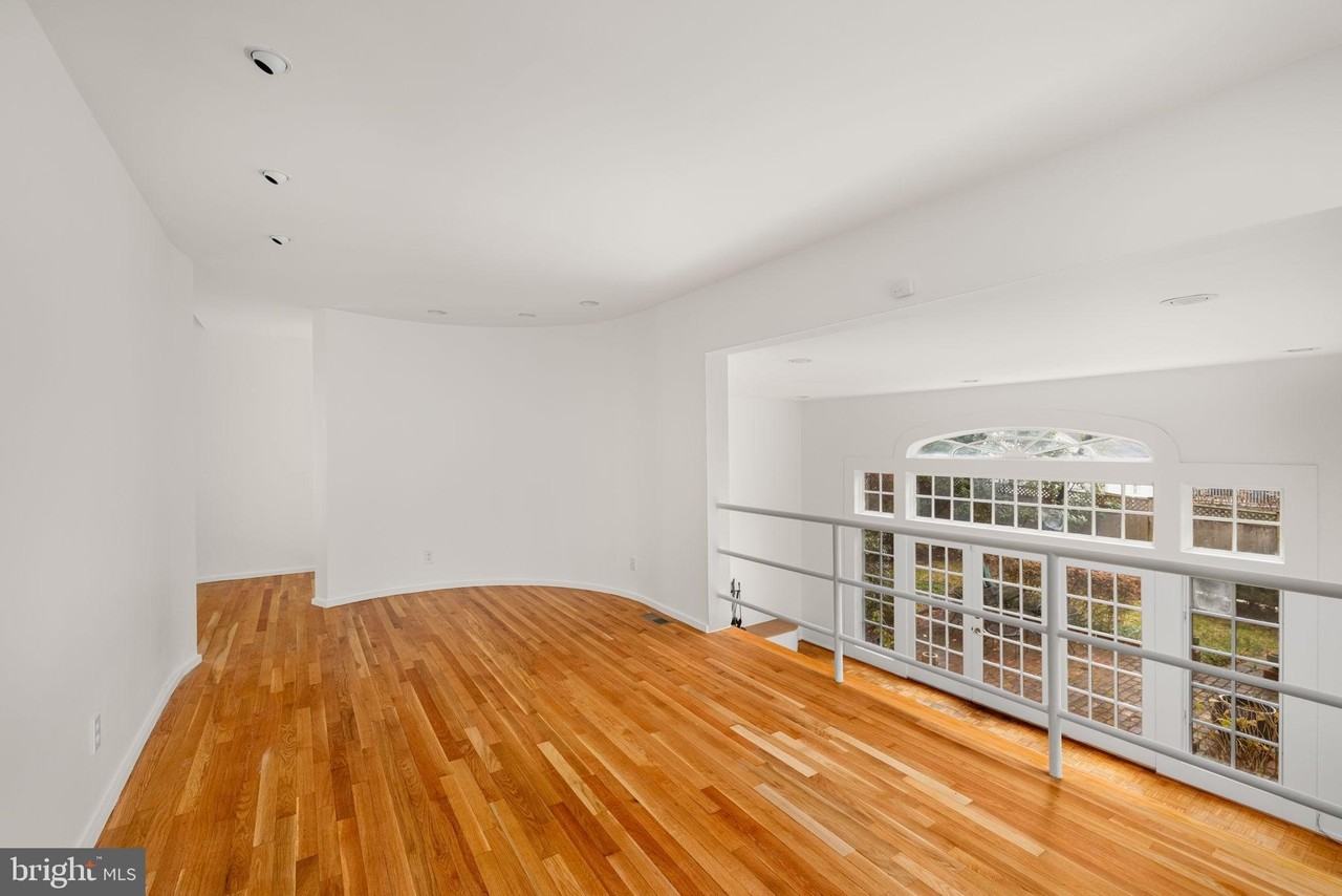 4920 Butterworth Place Northwest - Photo 4 of 28