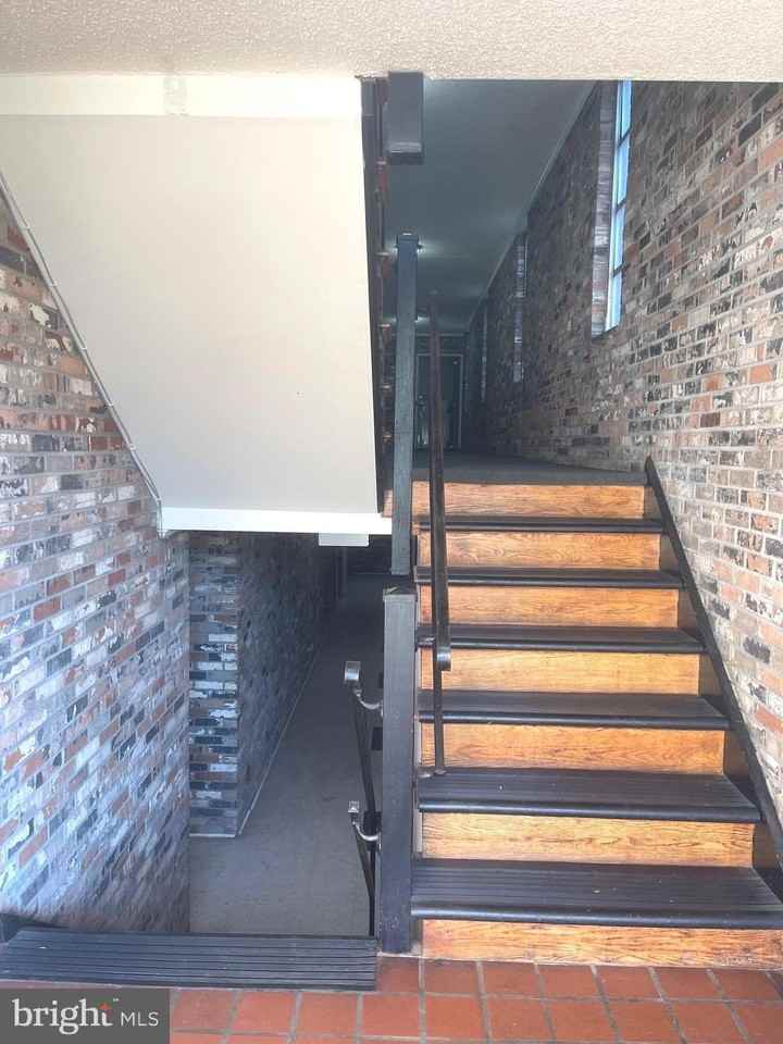 201 South Augusta Avenue #A5 - Photo 3 of 12