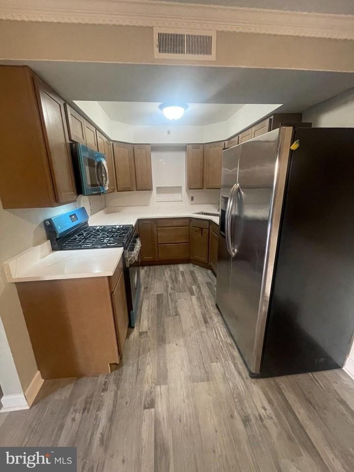 201 South Augusta Avenue #A5 - Photo 5 of 12