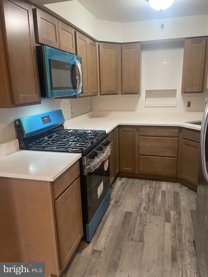 201 South Augusta Avenue #A5 - Photo 6 of 12