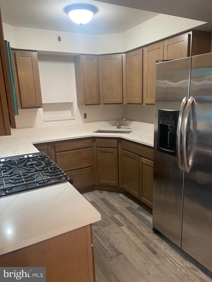 201 South Augusta Avenue #A5 - Photo 7 of 12