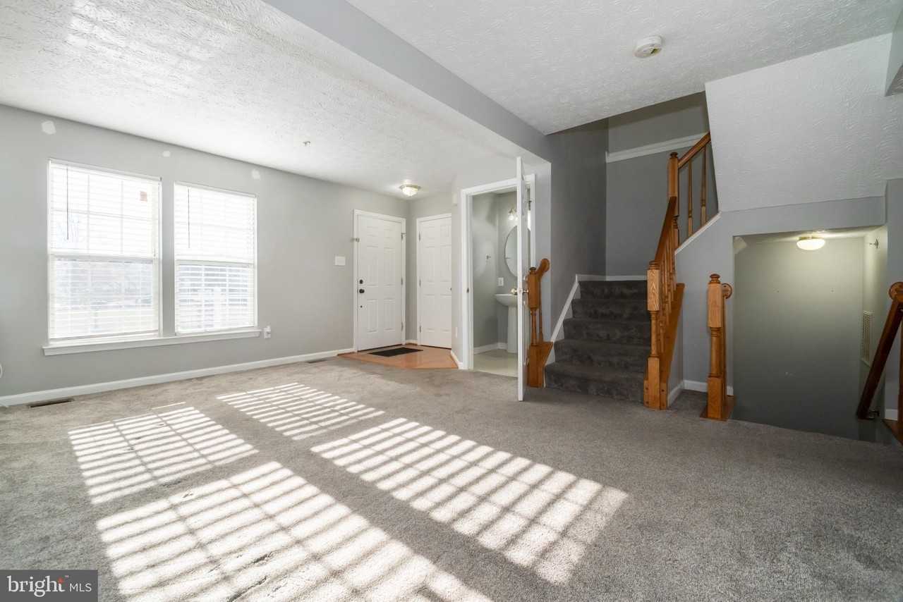 5224 Leavers Court - Photo 4 of 27