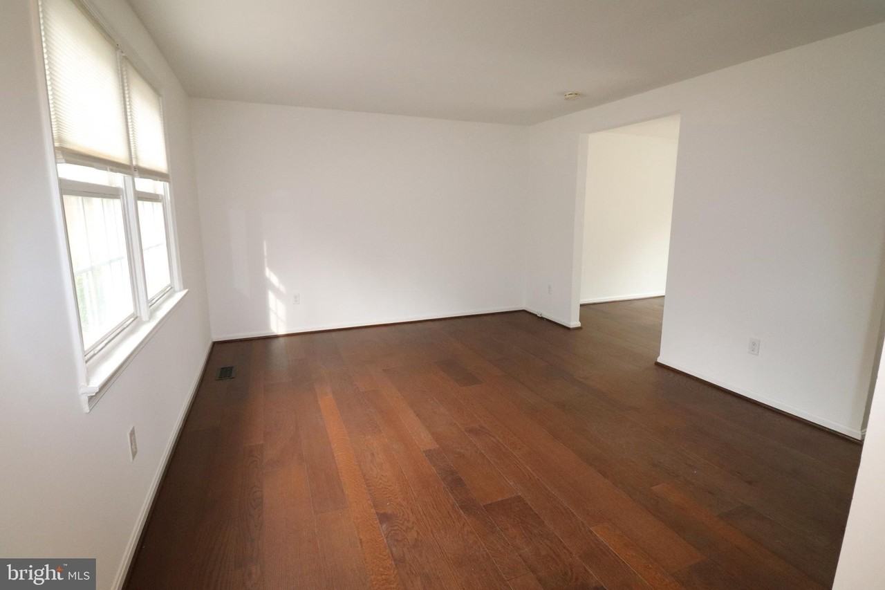 138 Sharpstead Ln - Photo 3 of 36