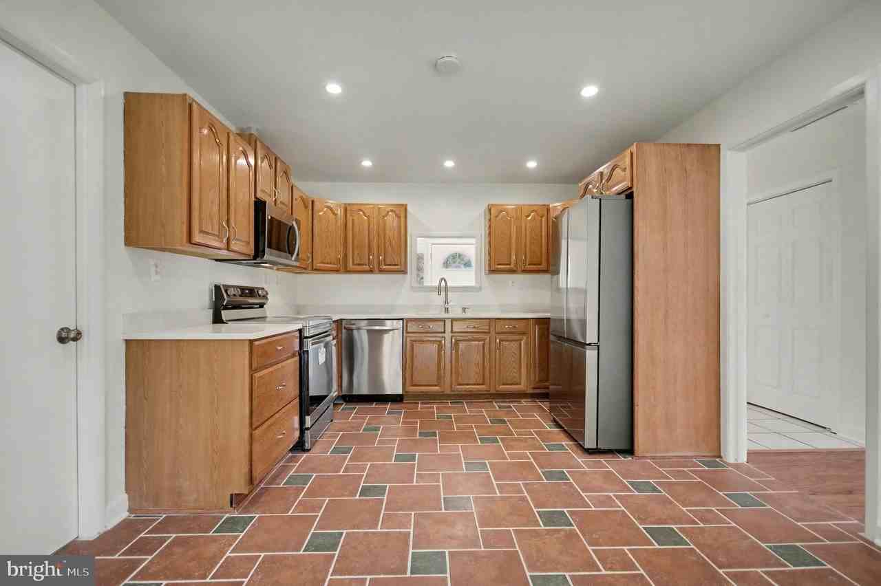 2504 Korvale Lane - Photo 2 of 25