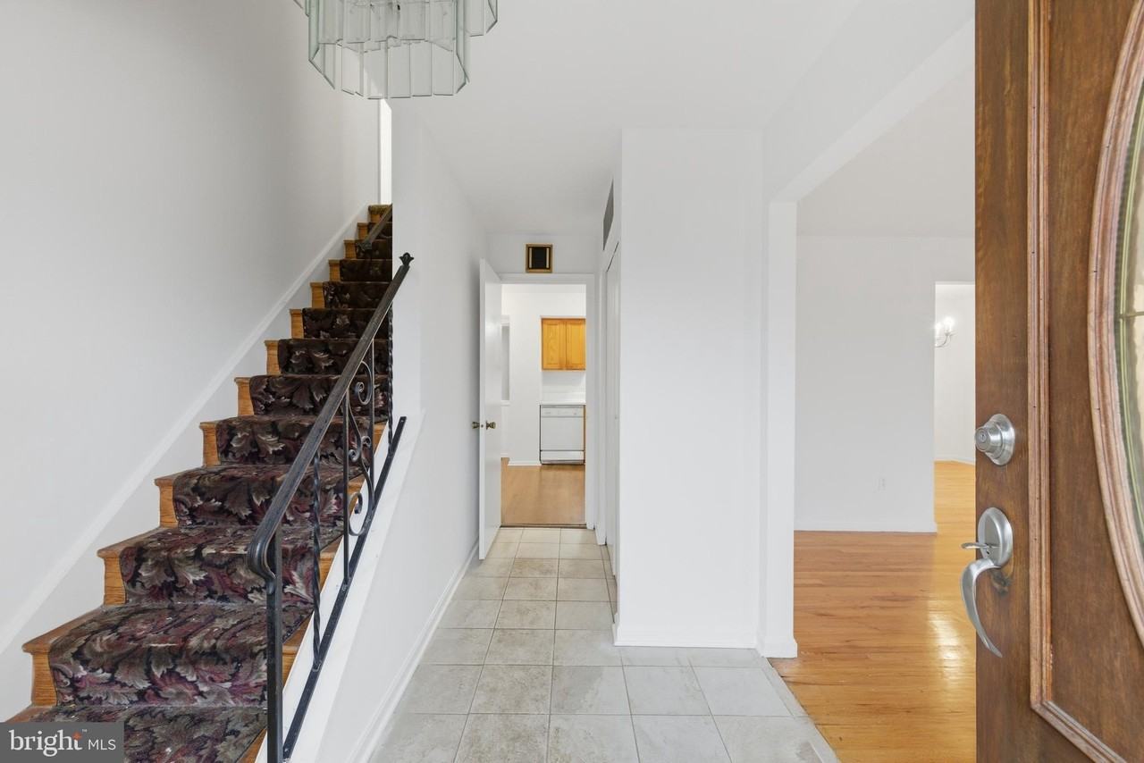 7609 Bock Rd - Photo 4 of 47