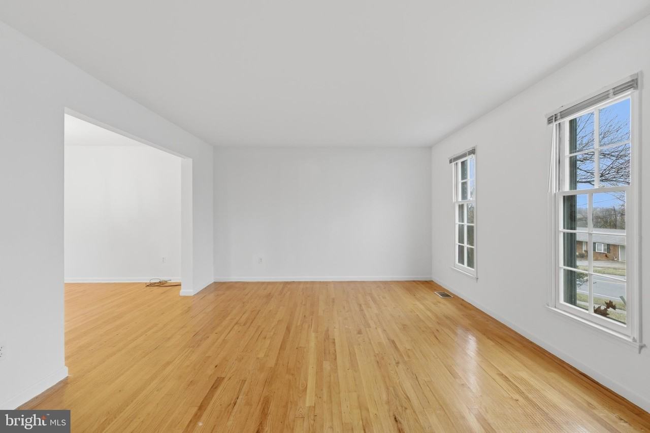 7609 Bock Rd - Photo 6 of 47