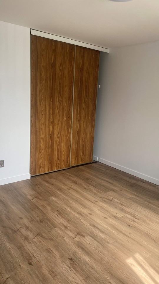 645 Glengarry - Photo 2 of 7