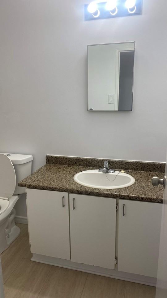 645 Glengarry - Photo 7 of 7