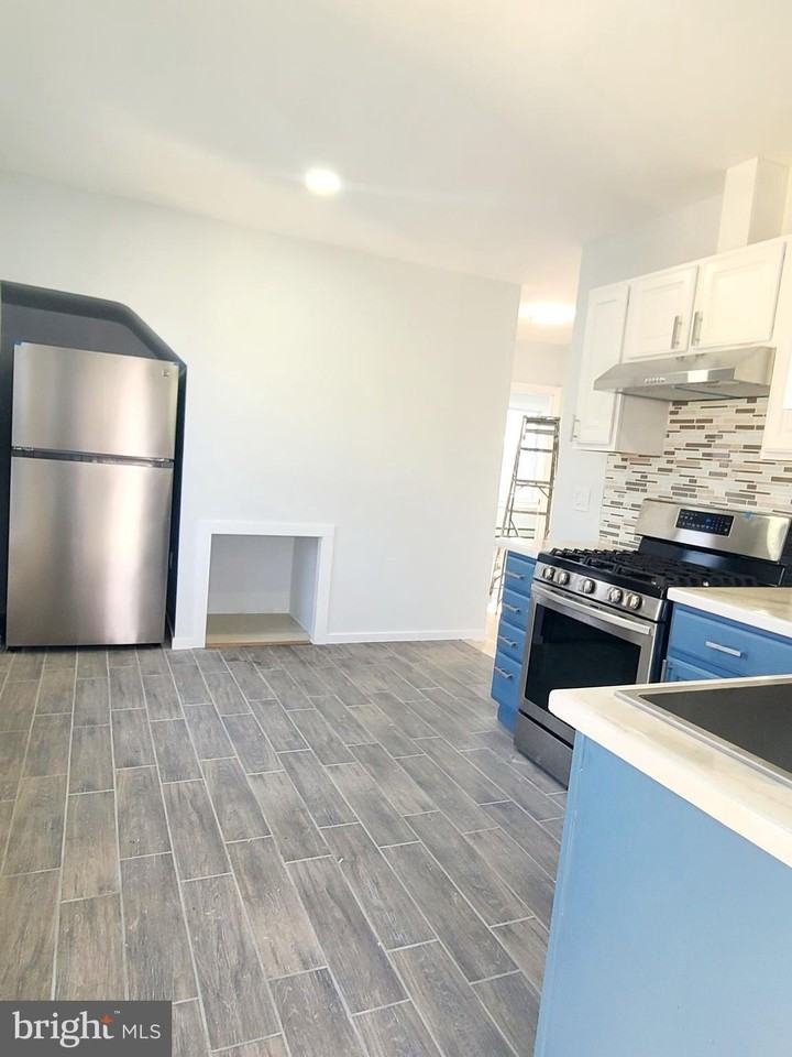 73 Oak Ln Unit 2 #2 - Photo 3 of 19