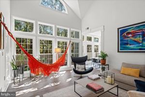 featured image of 9 Cromwell Ct