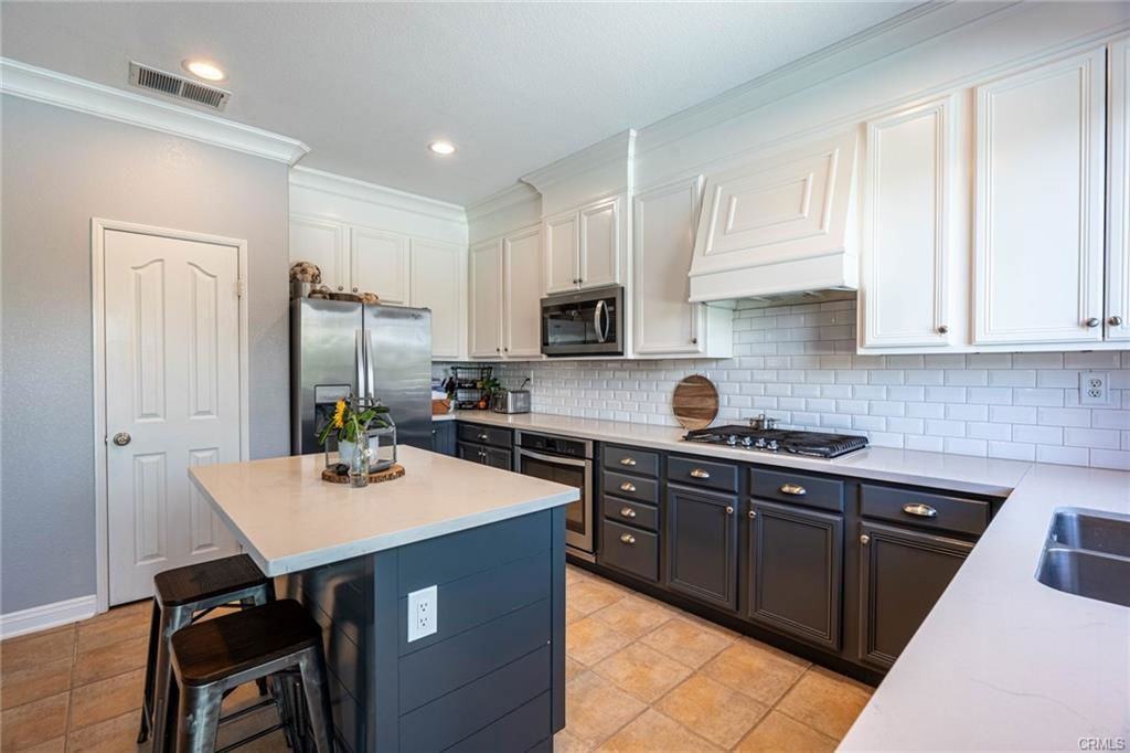 28201 Sprinvale Lane - Photo 3 of 8
