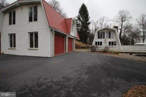 featured image of 1401 Holtwood Rd