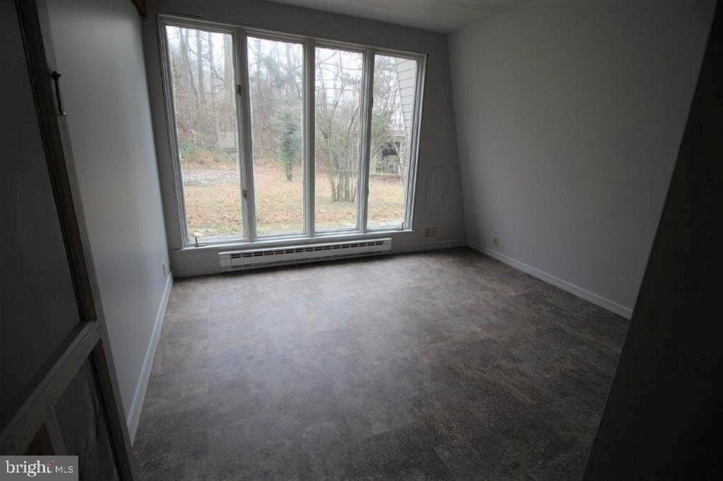 1401 Holtwood Rd - Photo 7 of 20