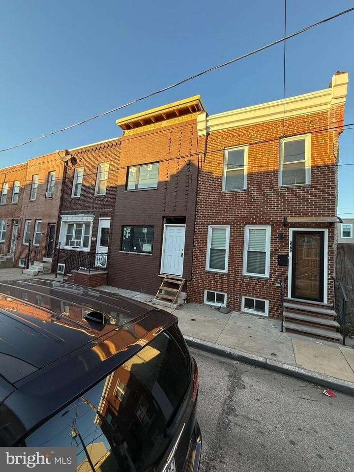 2309 Cross St - Photo 4 of 37