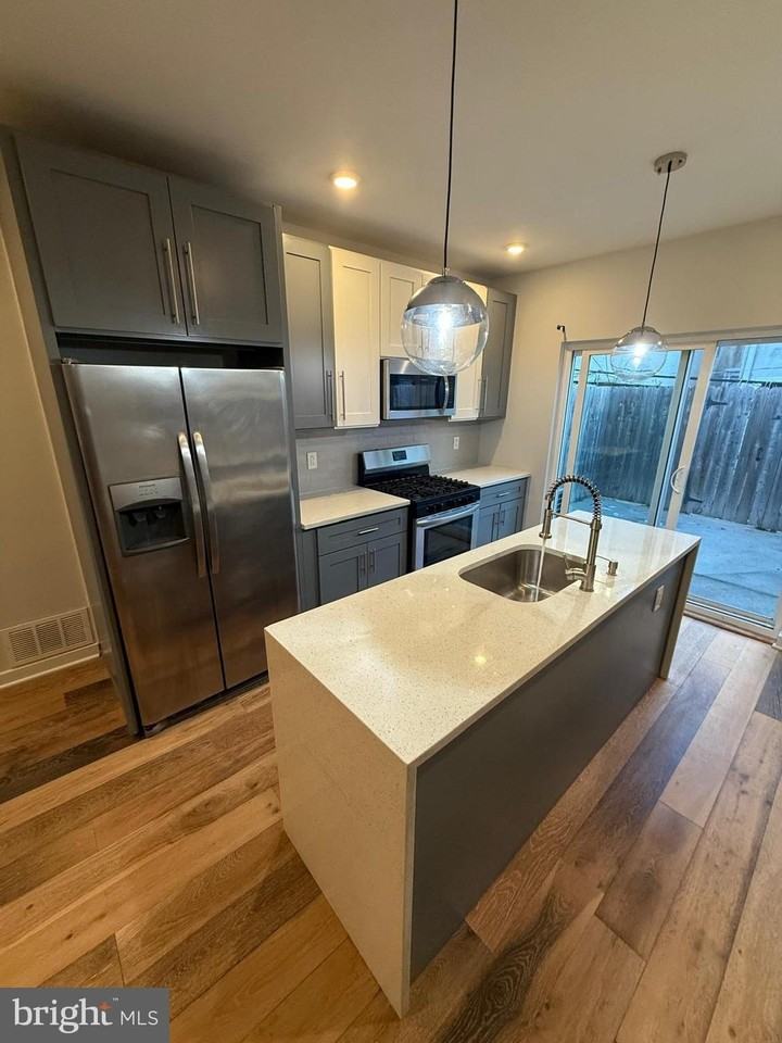 2309 Cross St - Photo 6 of 37