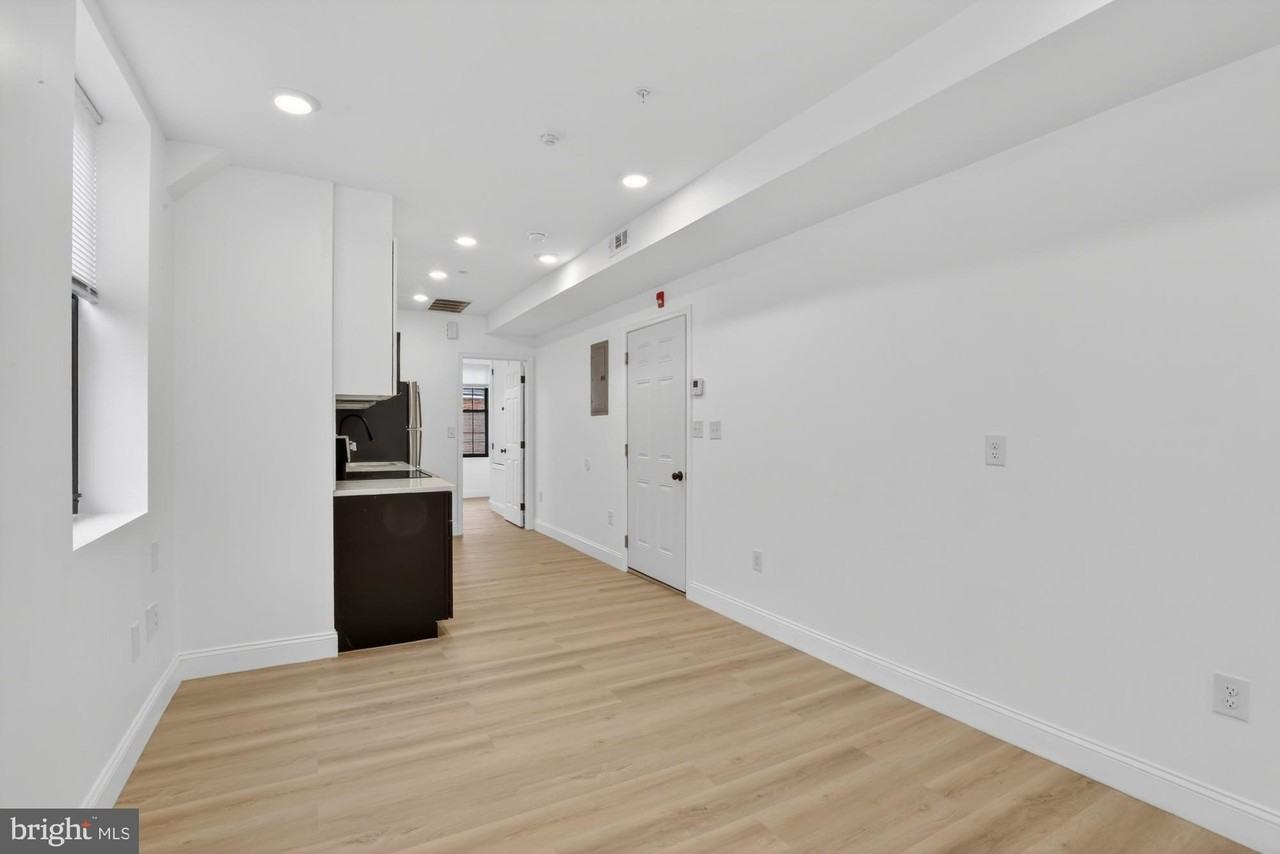 712 N American St Unit 2 #2 - Photo 5 of 17