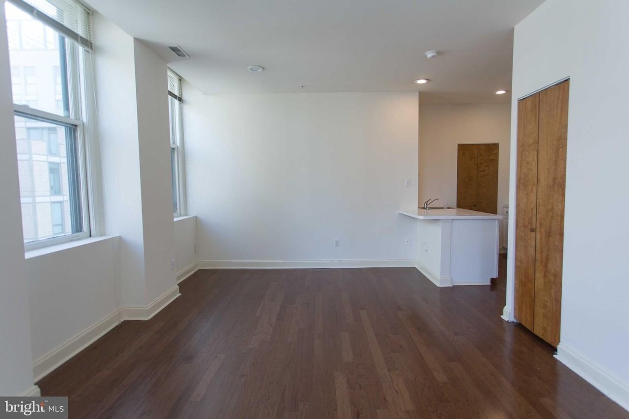 1600 Walnut St Apt 601-8 #601 - Photo 6 of 22