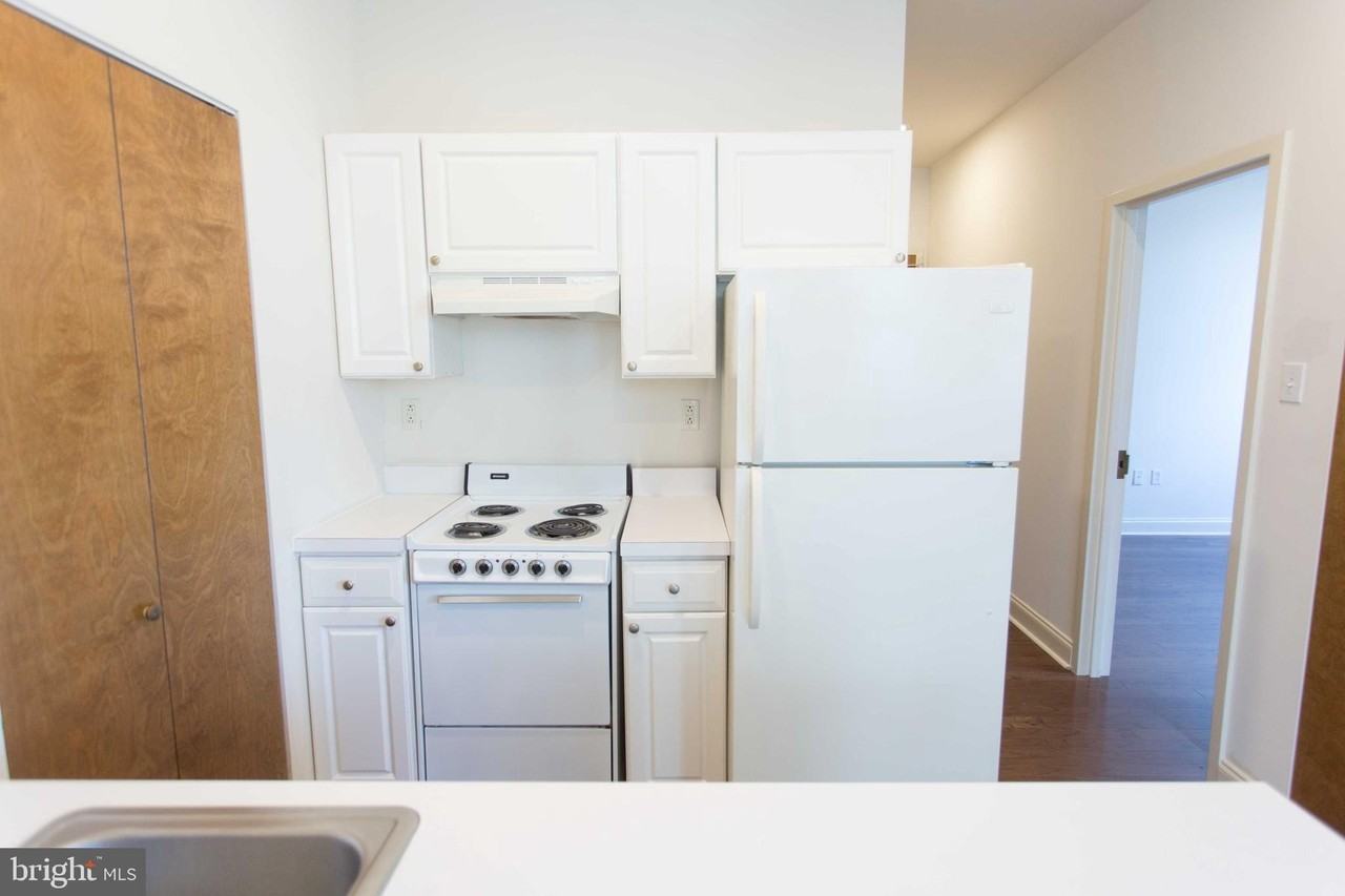 1600 Walnut St Apt 601-8 #601 - Photo 7 of 22