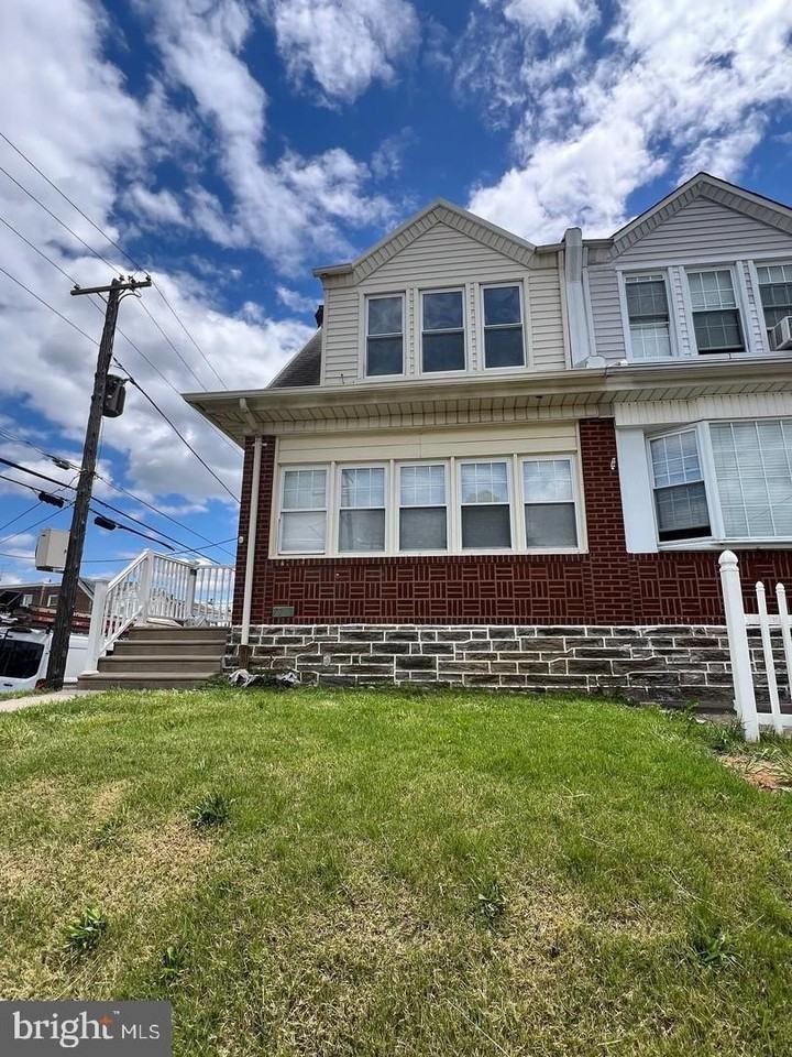 7735 Loretto Avenue - Photo 2 of 19