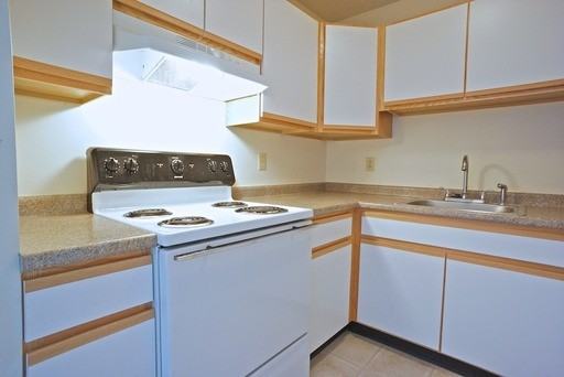 2 Maplewood Ln - Photo 2 of 10