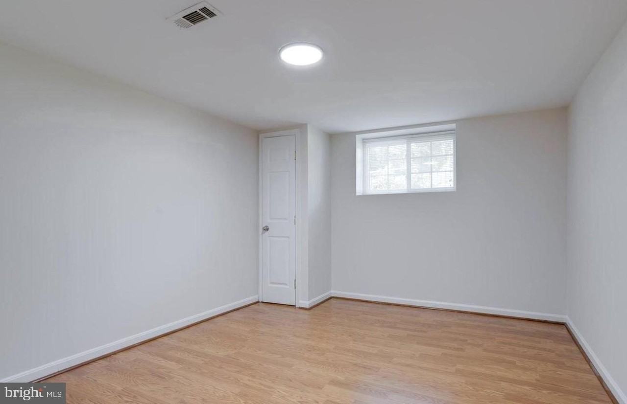 8524 Canterbury Drive - Photo 5 of 9