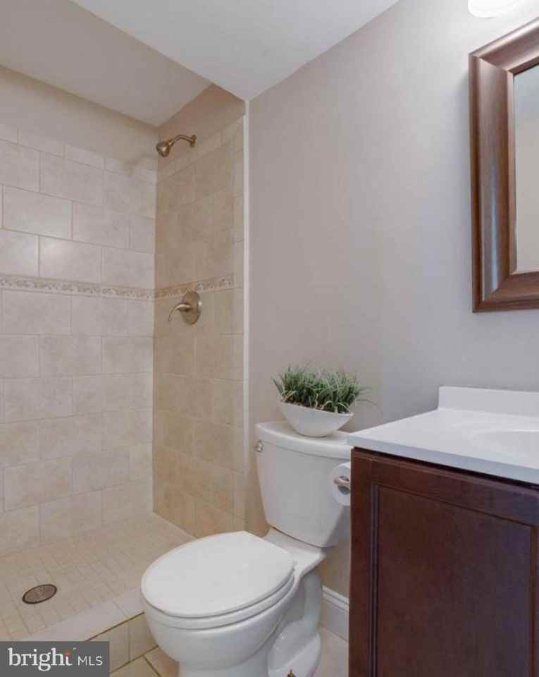 8524 Canterbury Drive - Photo 6 of 9