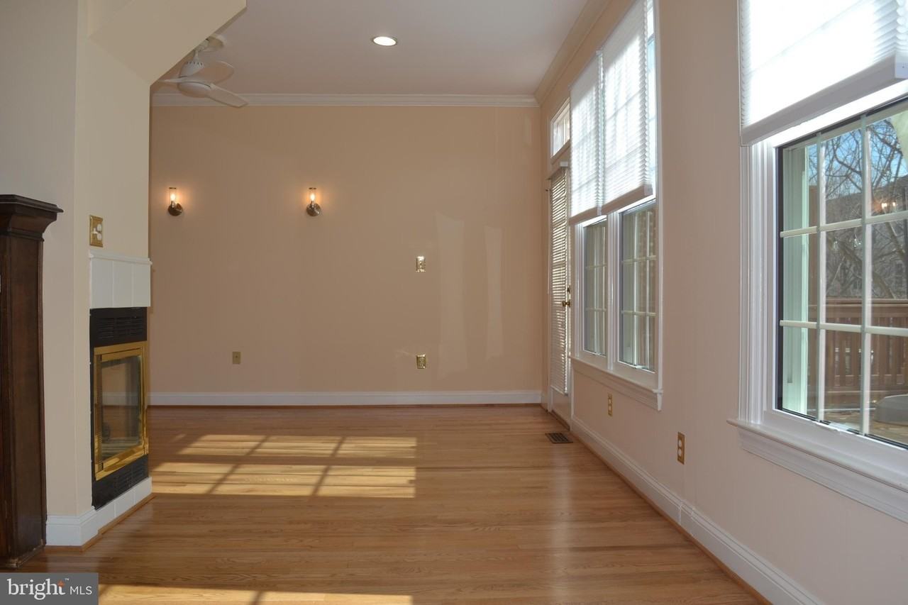 9443 Van Arsdale Dr - Photo 6 of 37