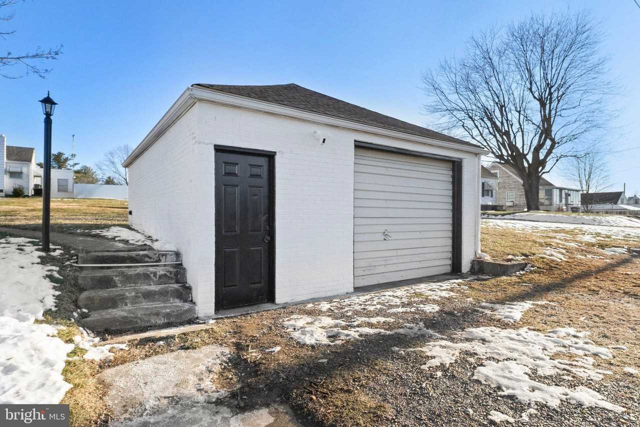 701 South 2nd Street - Photo 5 of 39