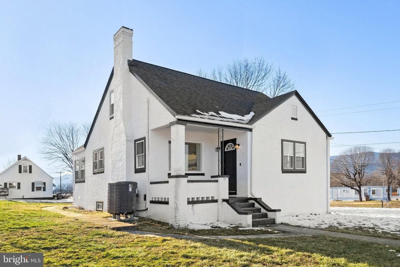 701 South 2nd Street - Photo 7 of 39