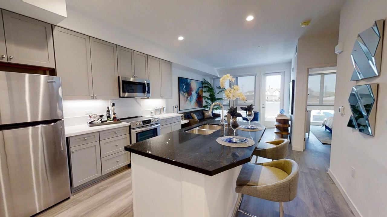 78 West Apartments - Photo 2 of 34