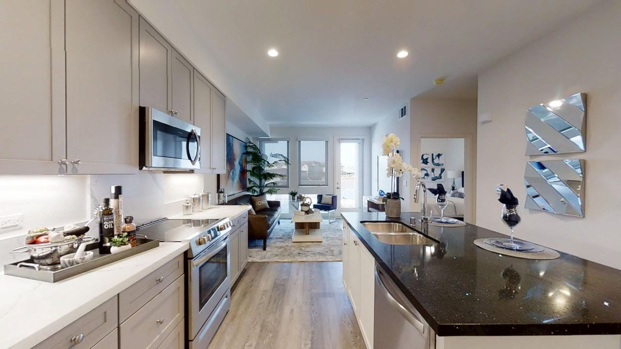 78 West Apartments - Photo 4 of 34