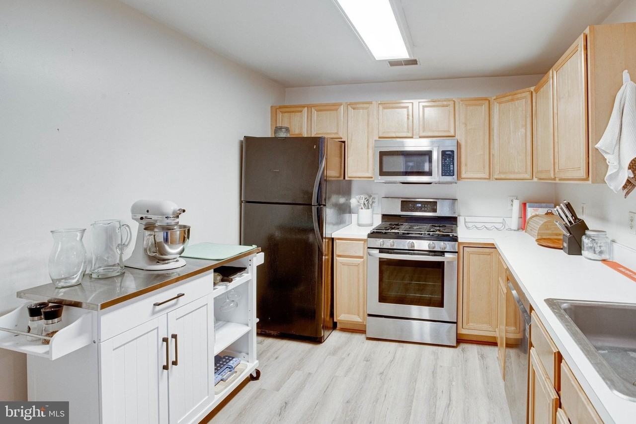 13615 Garfield Pl Apt 203 #203 - Photo 7 of 25