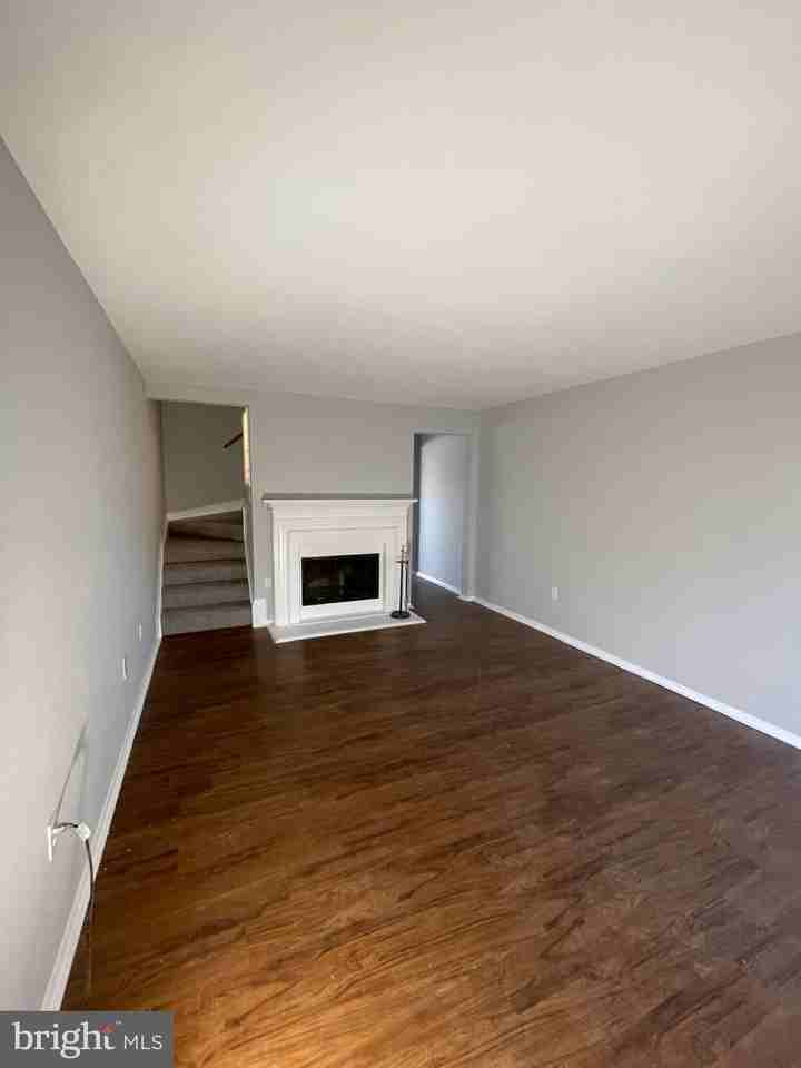 2824 Chablis Circle #7 - Photo 5 of 11