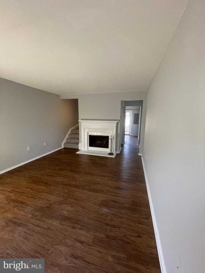 2824 Chablis Circle #7 - Photo 6 of 11