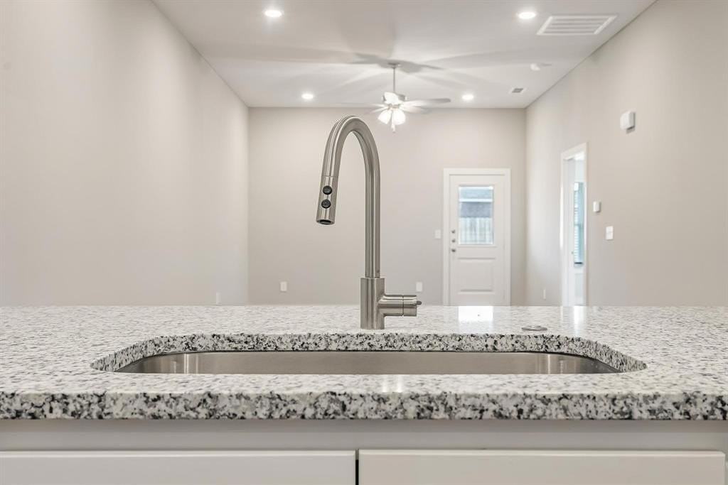 6135 Princess Ln - Photo 6 of 35