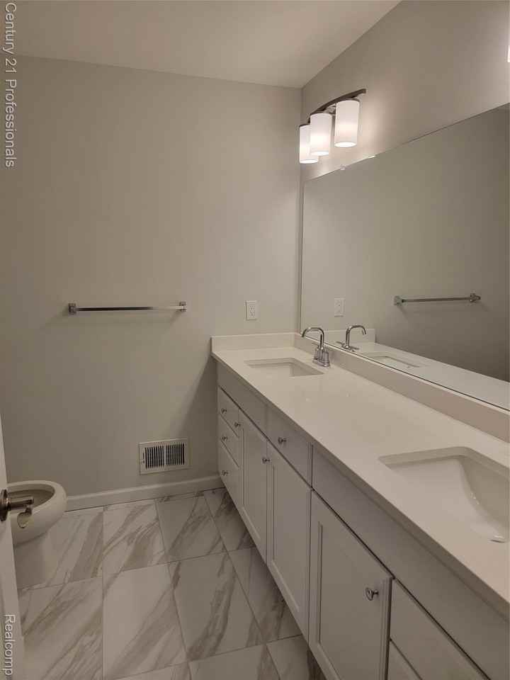 4813 Parkside Ln - Photo 7 of 12