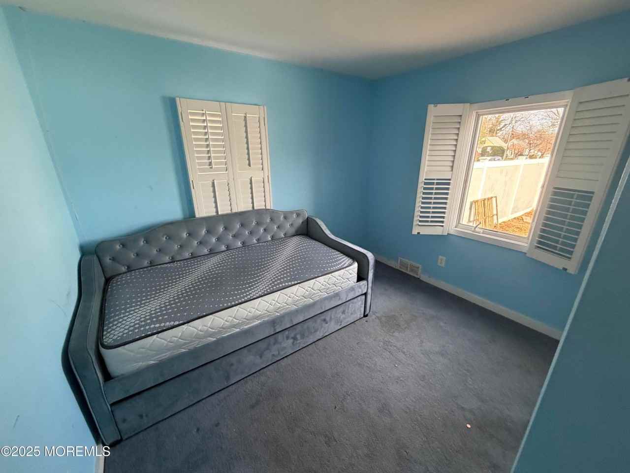 755 Van Court Ave - Photo 7 of 15