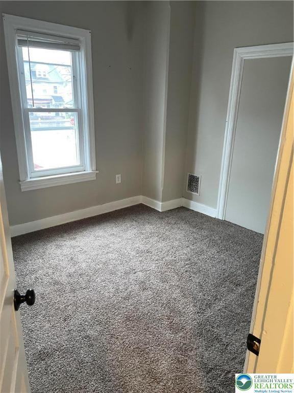 312 East Garrison Street - Photo 5 of 8