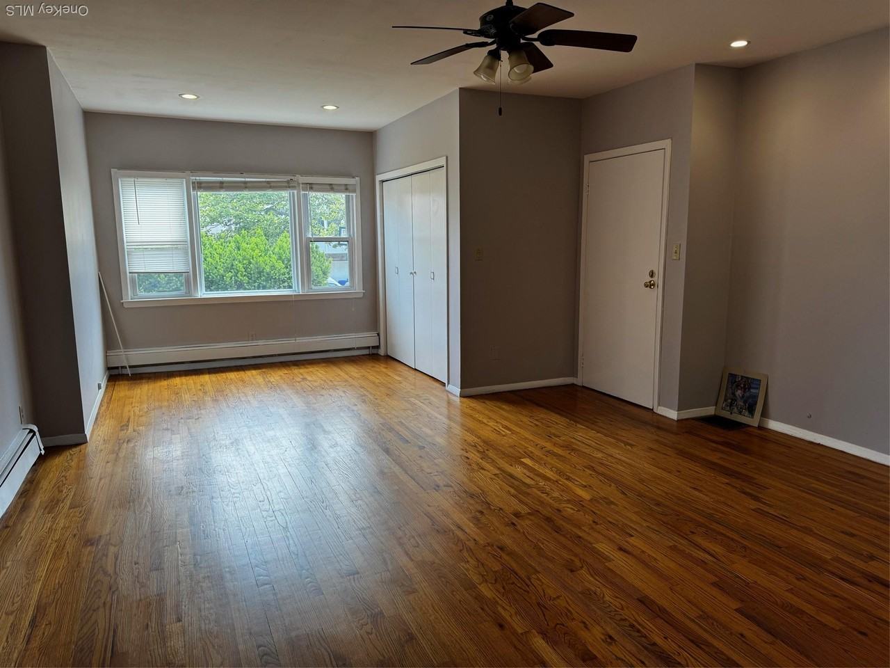 561 East Olive Street - Photo 5 of 9