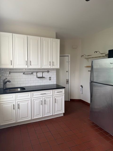 176 Shaw Street - Photo 3 of 8