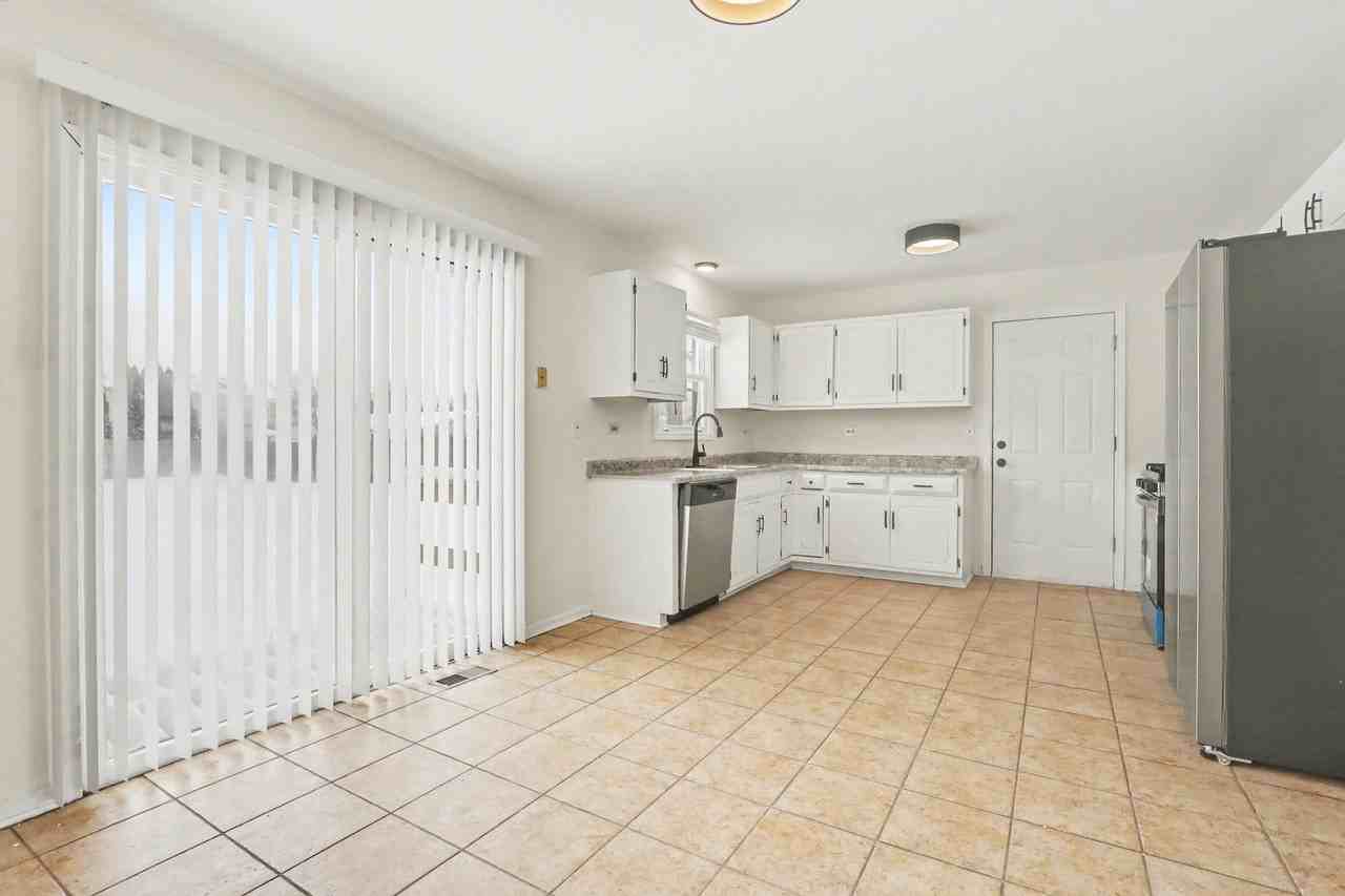 2600 John Bourg Drive - Photo 5 of 17