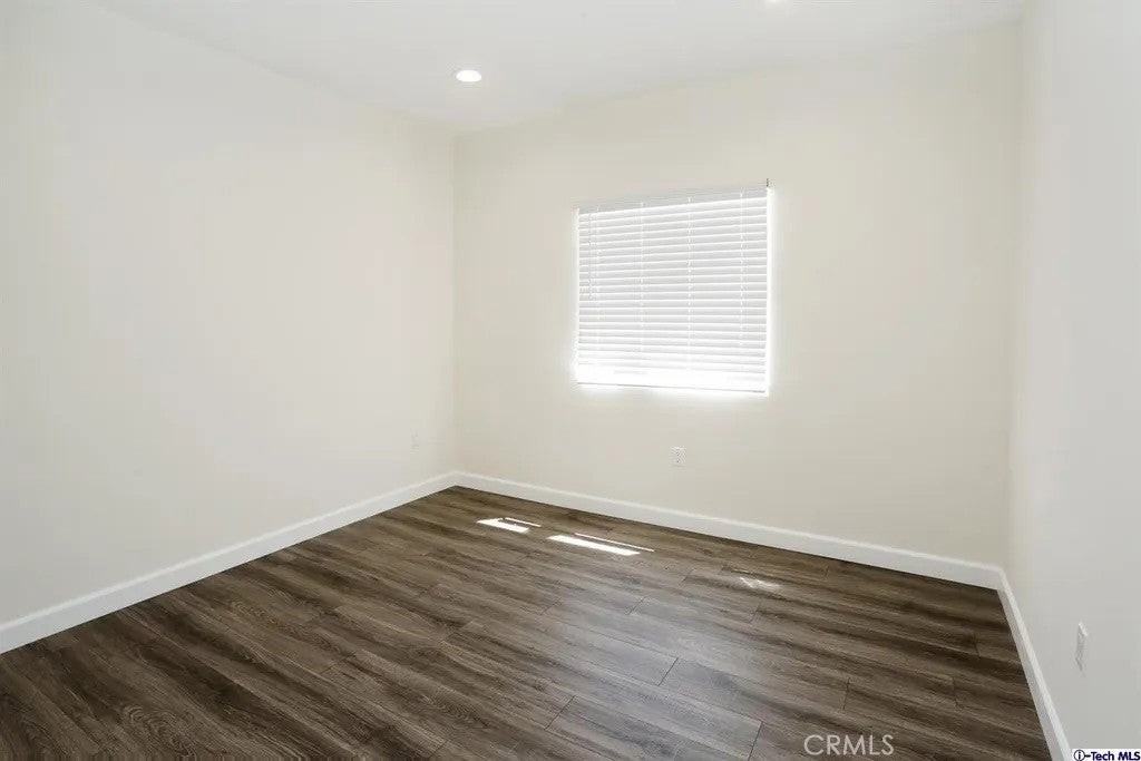 7523 Milwood Ave - Photo 3 of 15