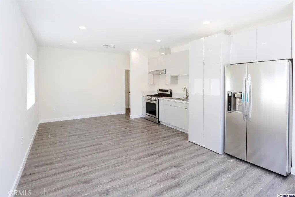 7523 Milwood Ave - Photo 6 of 15