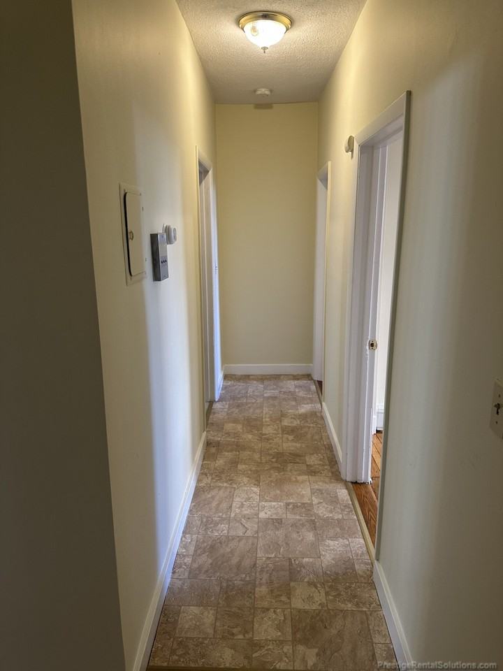 Empire St #1 - Photo 4 of 13